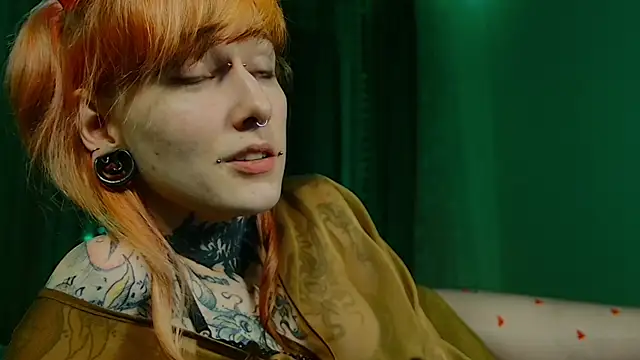 Snapshot of Littlespacemouse chatting on February 14, 2025, 8:05 pm Littlespacemouse online show from February 14, 2025, 8:05 pm