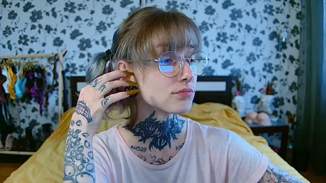 Snapshot of Littlespacemouse chatting on September 21, 2025, 10:06 am Littlespacemouse online show from September 21, 2025, 10:06 am