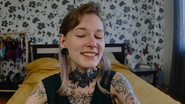 Snapshot of Littlespacemouse chatting on October 22, 2025, 9:42 am Littlespacemouse online show from October 22, 2025, 9:42 am