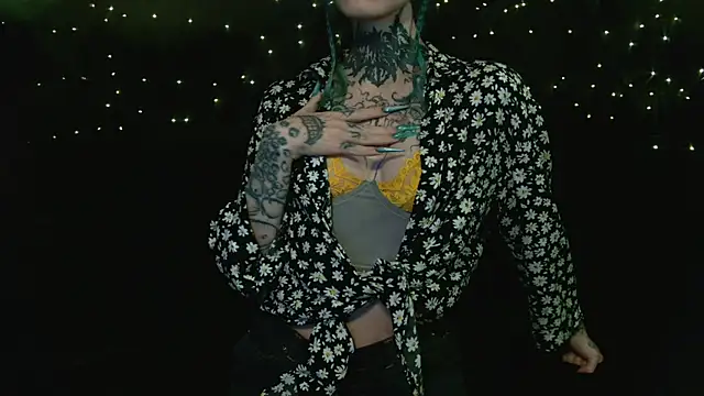 Snapshot of Littlespacemouse chatting on November 10, 2025, 11:20 am Littlespacemouse online show from November 10, 2025, 11:20 am