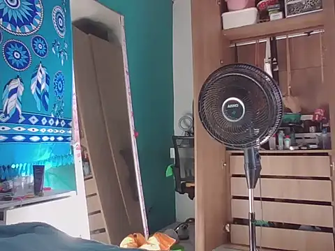 Snapshot of GermanxMD chatting on September 30, 2025, 6:57 pm GermanxMD online show from September 30, 2025, 6:57 pm