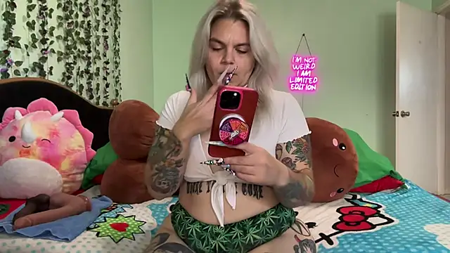CherryBombBomb online show from July 26, 2026, 6:48 pm