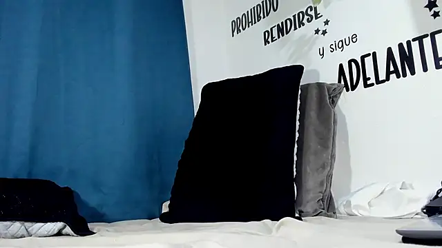 Aronxxs online show from November 24, 2025, 9:20 am