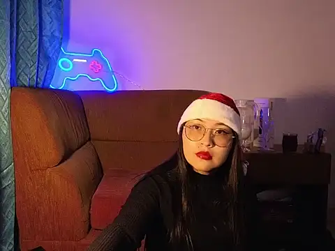 Snapshot of Caroll_Luna chatting on December 6, 2024, 4:58 am Caroll Luna online show from December 6, 2024, 4:58 am