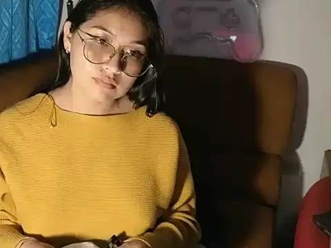 Snapshot of Caroll_Luna chatting on December 14, 2024, 4:45 am Caroll Luna online show from December 14, 2024, 4:45 am