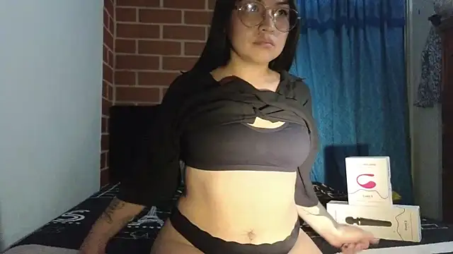 Snapshot of Caroll_Luna chatting on March 8, 2025, 4:23 am Caroll Luna online show from March 8, 2025, 4:23 am