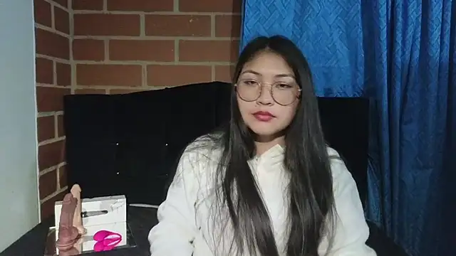 Snapshot of Caroll_Luna chatting on March 22, 2025, 11:53 pm Caroll Luna online show from March 22, 2025, 11:53 pm