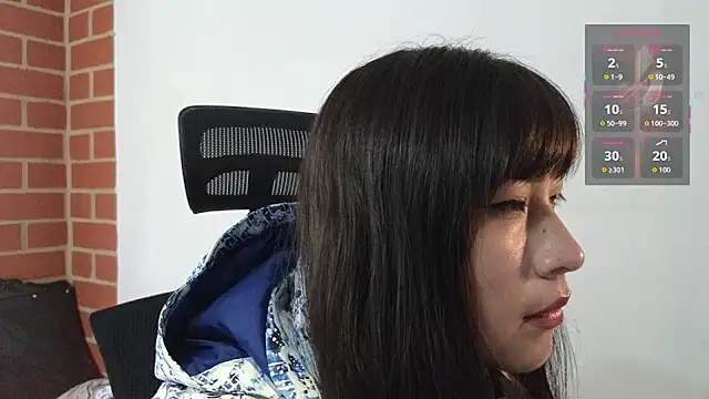 Snapshot of Caroll_Luna chatting on October 16, 2025, 6:09 pm Caroll Luna online show from October 16, 2025, 6:09 pm