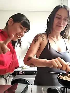 Snapshot of Caroll_Luna chatting on October 17, 2025, 7:38 pm Caroll Luna online show from October 17, 2025, 7:38 pm