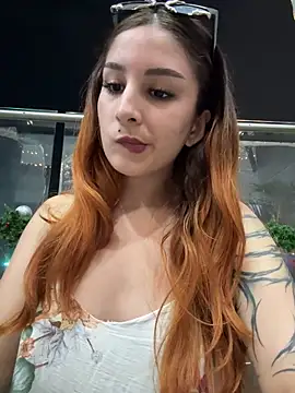 Mon Cherry online show from December 17, 2025, 12:05 am