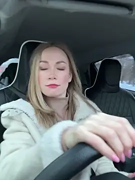 Snapshot of LavenderHot chatting on January 21, 2025, 2:43 am LavenderHot online show from January 21, 2025, 2:43 am