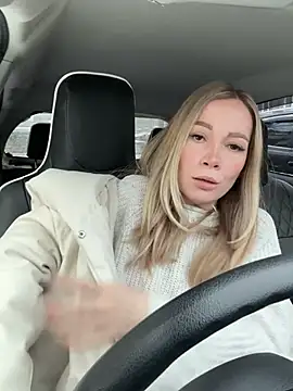 Snapshot of LavenderHot chatting on February 14, 2025, 2:28 am LavenderHot online show from February 14, 2025, 2:28 am