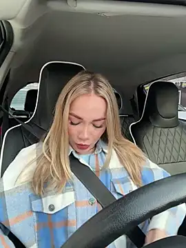 Snapshot of LavenderHot chatting on February 15, 2025, 2:26 am LavenderHot online show from February 15, 2025, 2:26 am