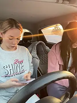 Snapshot of LavenderHot chatting on February 18, 2025, 2:27 am LavenderHot online show from February 18, 2025, 2:27 am