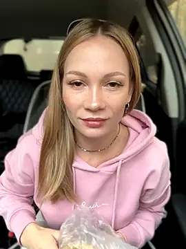 Snapshot of LavenderHot chatting on October 4, 2025, 1:47 am LavenderHot online show from October 4, 2025, 1:47 am