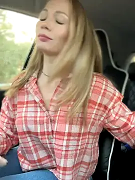 Snapshot of LavenderHot chatting on October 25, 2025, 2:08 am LavenderHot online show from October 25, 2025, 2:08 am