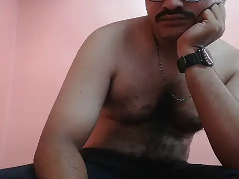 naughtymike0007 online show from April 12, 2026, 3:33 am