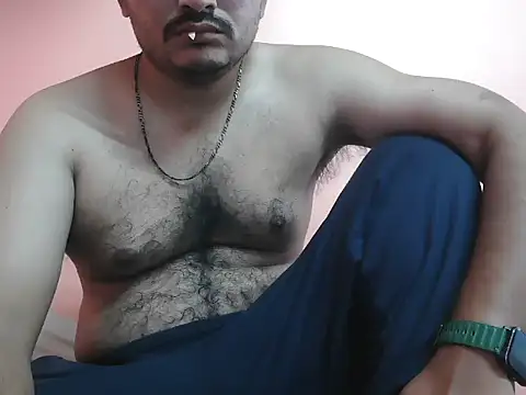 naughtymike0007 online show from May 19, 2026, 3:24 am