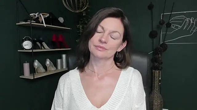 VivianWILD online show from September 24, 2025, 8:28 am