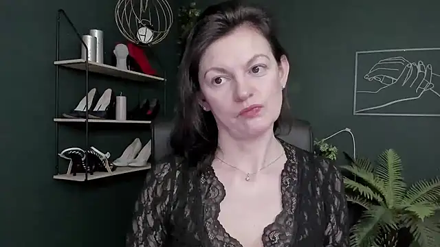 VivianWILD online show from February 27, 2026, 7:30 am