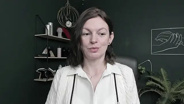 VivianWILD online show from April 14, 2026, 6:08 am