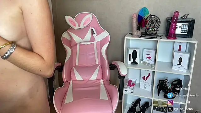 lucie mehott online show from September 29, 2025, 8:08 am