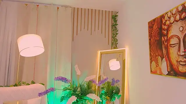 Snapshot of Miss_ash chatting on January 28, 2025, 11:28 pm Miss ash online show from January 28, 2025, 11:28 pm