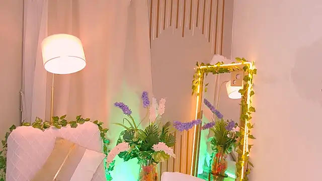 Snapshot of Miss_ash chatting on February 17, 2025, 11:42 pm Miss ash online show from February 17, 2025, 11:42 pm