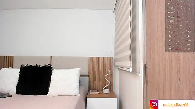 MalejaDiaz  online show from April 7, 2026, 4:07 pm