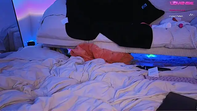 yummyrina online show from December 29, 2024, 3:54 am