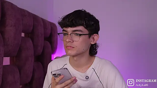 Angelo 018 online show from March 29, 2026, 1:27 am