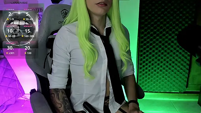 sofi pretty uwu- online show from November 2, 2025, 9:22 am