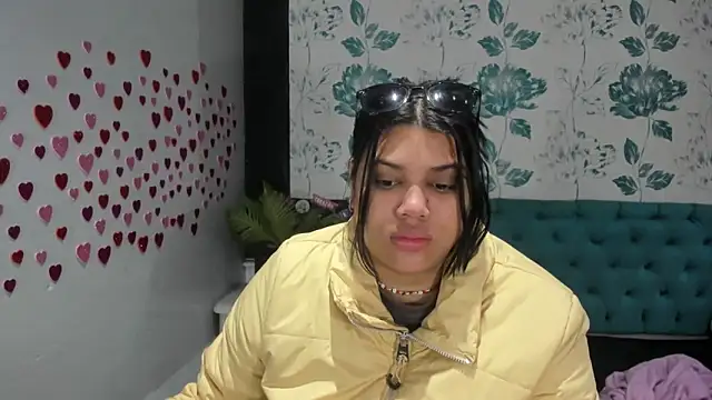 Snapshot of LindaBreeS chatting on February 15, 2025, 1:38 pm LindaBreeS online show from February 15, 2025, 1:38 pm