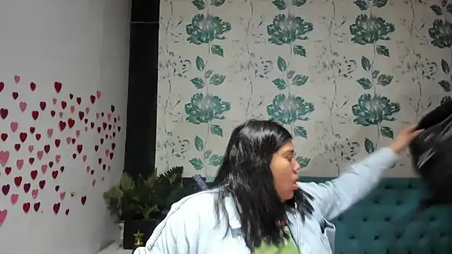 Snapshot of LindaBreeS chatting on March 15, 2025, 3:06 pm LindaBreeS online show from March 15, 2025, 3:06 pm