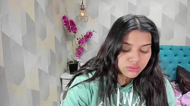 Snapshot of LindaBreeS chatting on September 11, 2025, 3:06 am LindaBreeS online show from September 11, 2025, 3:06 am