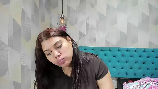 Snapshot of LindaBreeS chatting on September 23, 2025, 2:09 pm LindaBreeS online show from September 23, 2025, 2:09 pm