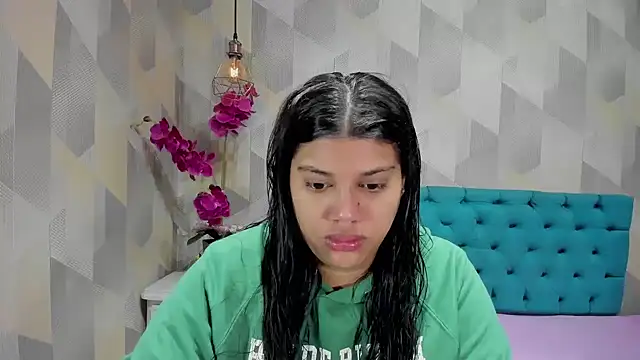 Snapshot of LindaBreeS chatting on October 18, 2025, 12:39 pm LindaBreeS online show from October 18, 2025, 12:39 pm