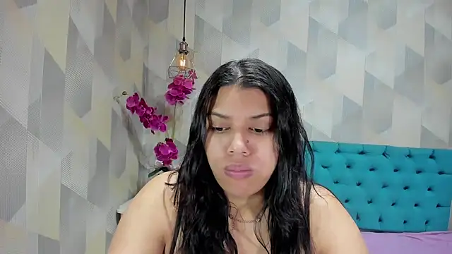 Snapshot of LindaBreeS chatting on October 22, 2025, 2:06 pm LindaBreeS online show from October 22, 2025, 2:06 pm