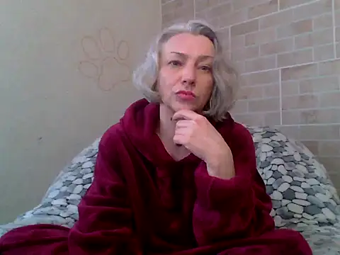 Lorie Carrie online show from January 8, 2026, 11:34 am