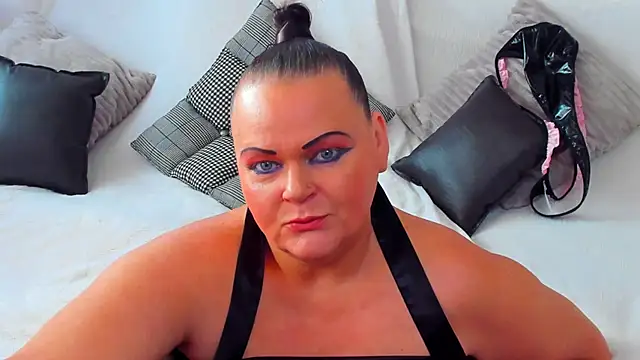 MilanaBiegert online show from October 8, 2025, 7:17 am