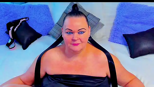 MilanaBiegert online show from December 3, 2025, 11:19 am