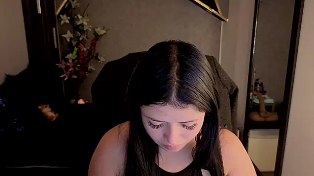 almma shy online show from November 26, 2025, 1:23 pm