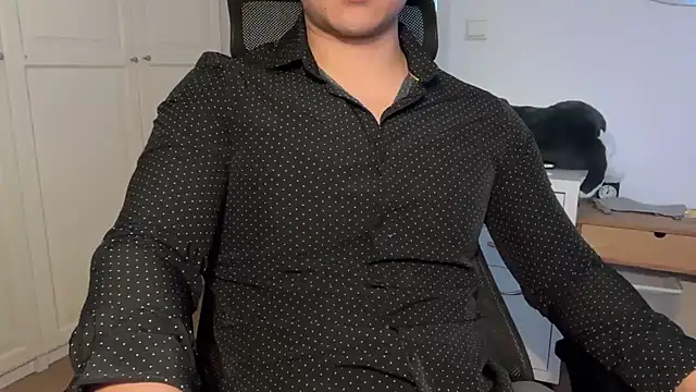 jungcock3210 online show from November 6, 2025, 7:42 am