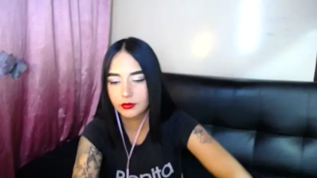 Snapshot of Annerainhoot chatting on November 30, 2025, 5:44 am Annerainhoot online show from November 30, 2025, 5:44 am