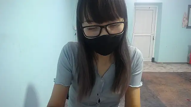 elllaaxx online show from September 24, 2025, 4:27 am