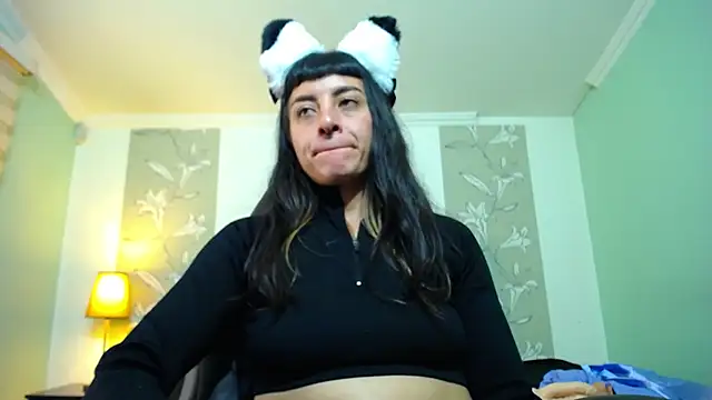 Naughty Kittenm online show from January 7, 2025, 5:31 pm