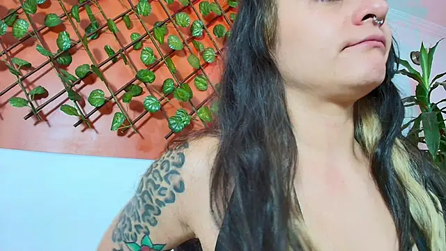 Naughty Kittenm online show from April 10, 2026, 11:15 am