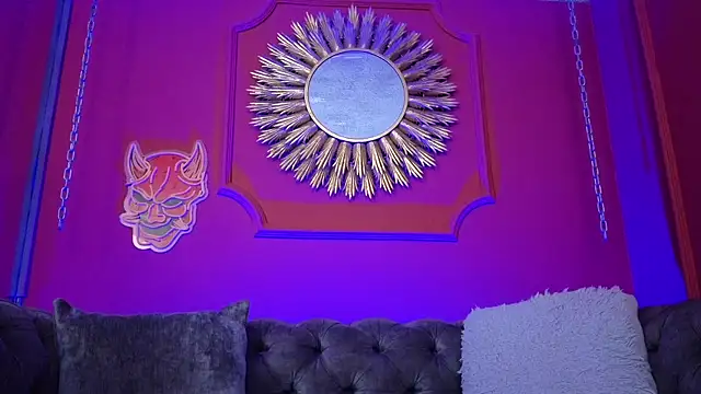 Julieta Russell online show from April 2, 2026, 12:14 pm