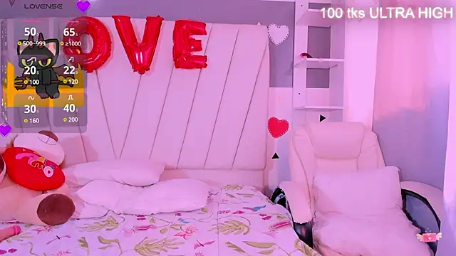 laurem-paulette online show from March 6, 2025, 3:02 pm