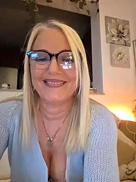 kikkastar online show from February 23, 2025, 8:22 pm